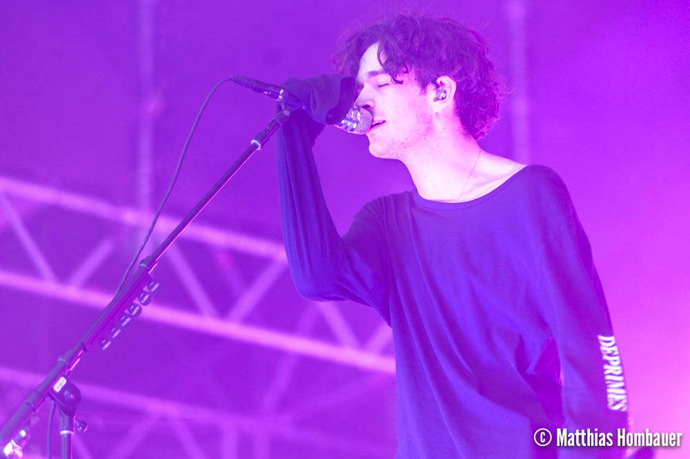Matthew "Matty" Healy of The 1975 in concert on 1 July 2017 at the Arena Vienna